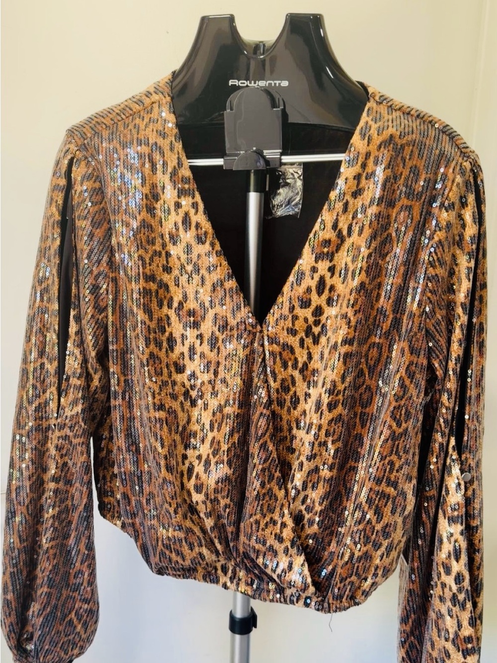 Lulumari Brown Leopard Sequin V-Neck Long Sleeve Top